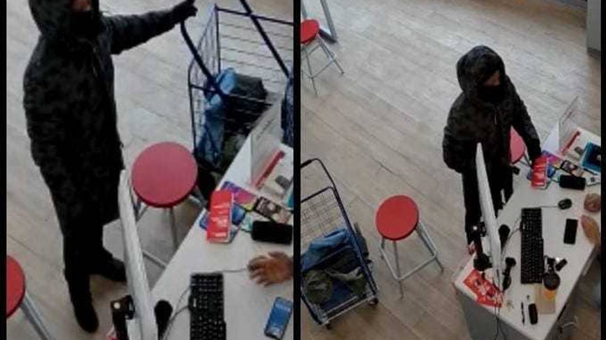 Brooklyn Verizon store robbed at gunpoint, suspect sought