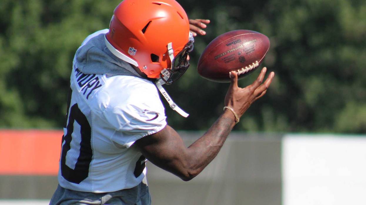 Browns receiver Jarvis Landry catches a pass during drills on Aug. 4, 2018.