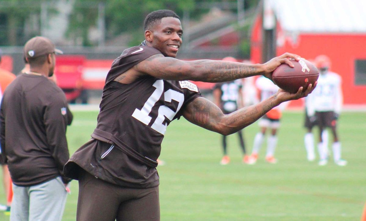 Browns receiver Josh Gordon catches a football during a May 2018 practice