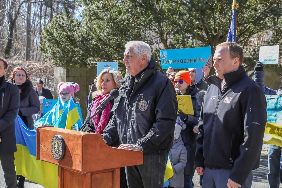 Bruce A. Blakeman calling on Biden to close Russian compound