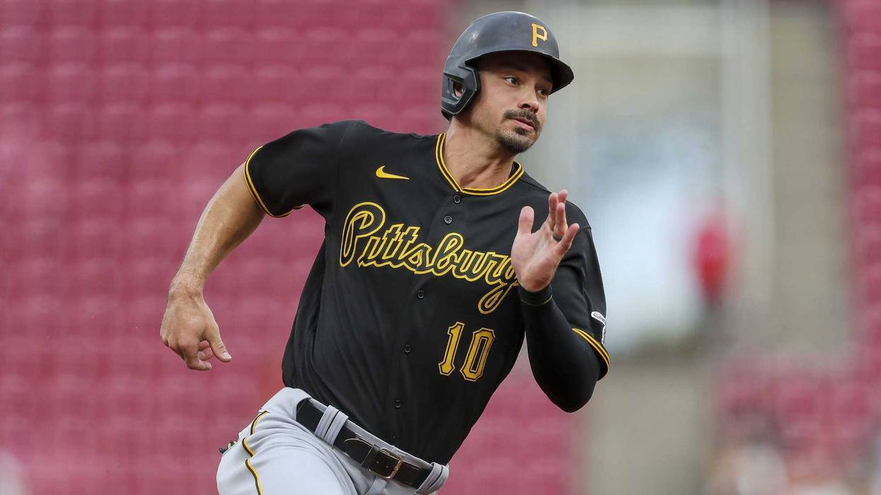 Bryan Reynolds rounding the bases