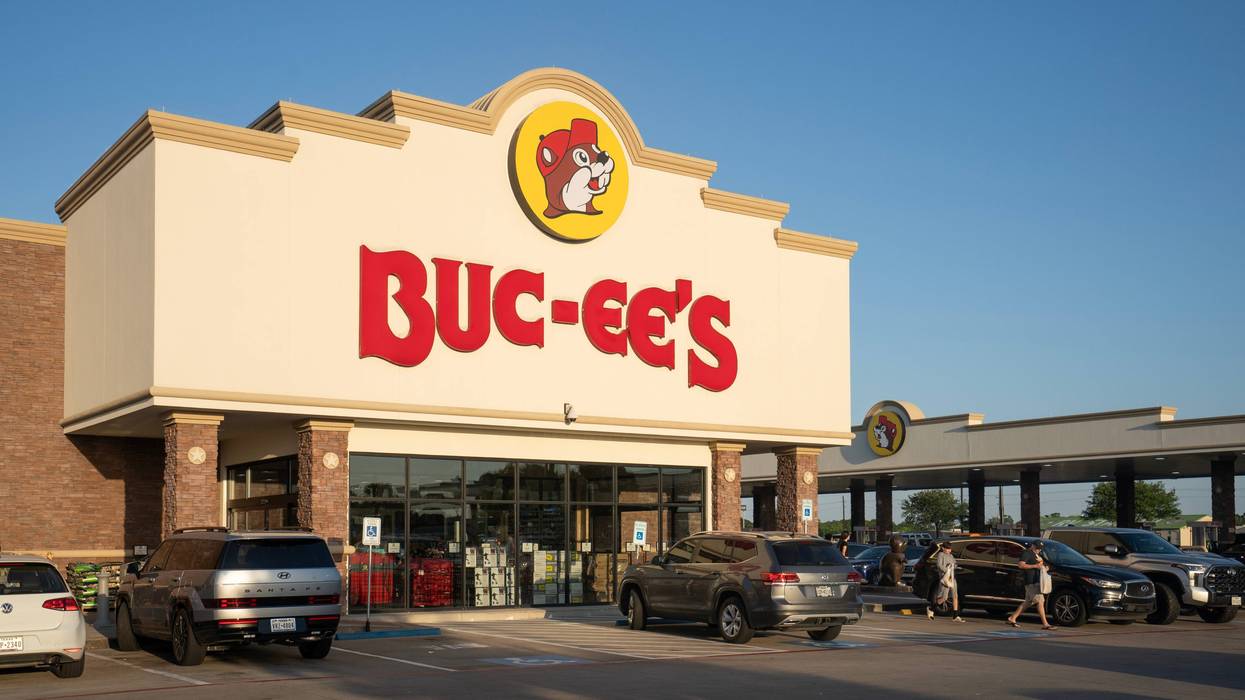 Buc-ee’s has publicly denied viral social media claims that the Texas-based travel center chain or its CEO donated $1 million to U.S. Immigration and Customs Enforcement (ICE), calling those reports false and unfounded.