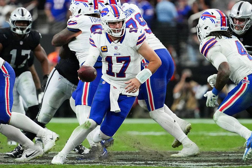 Capaccio: Arrow Up/ Arrow Down: Bills at Raiders