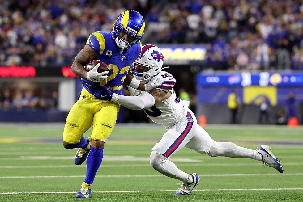 Bills release Kendall, re-sign Danna