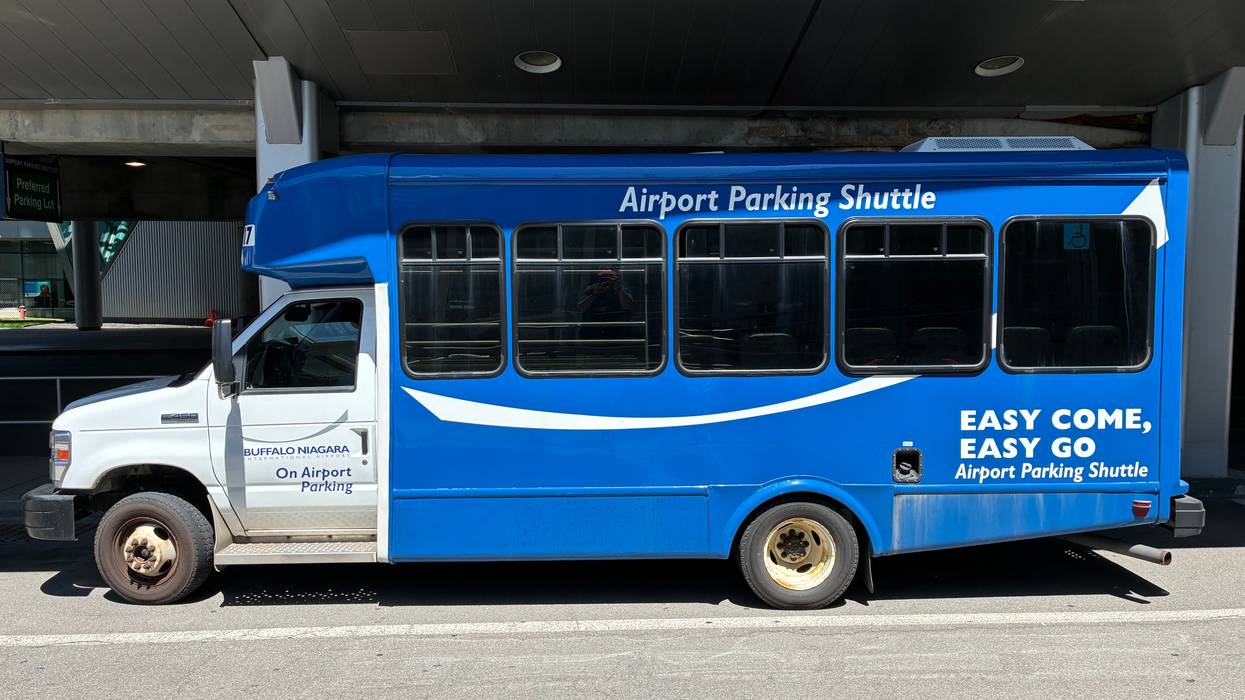 Buffalo Niagara International Airport shuttle bus