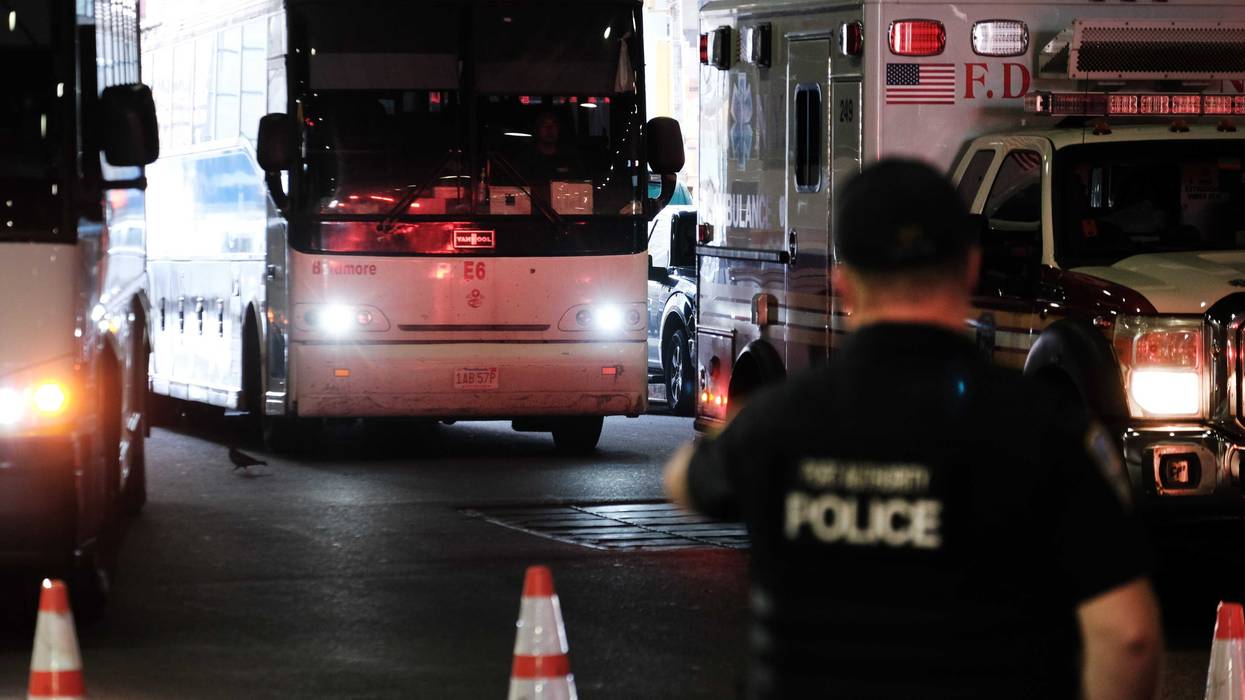 Bus carrying migrants to NYC