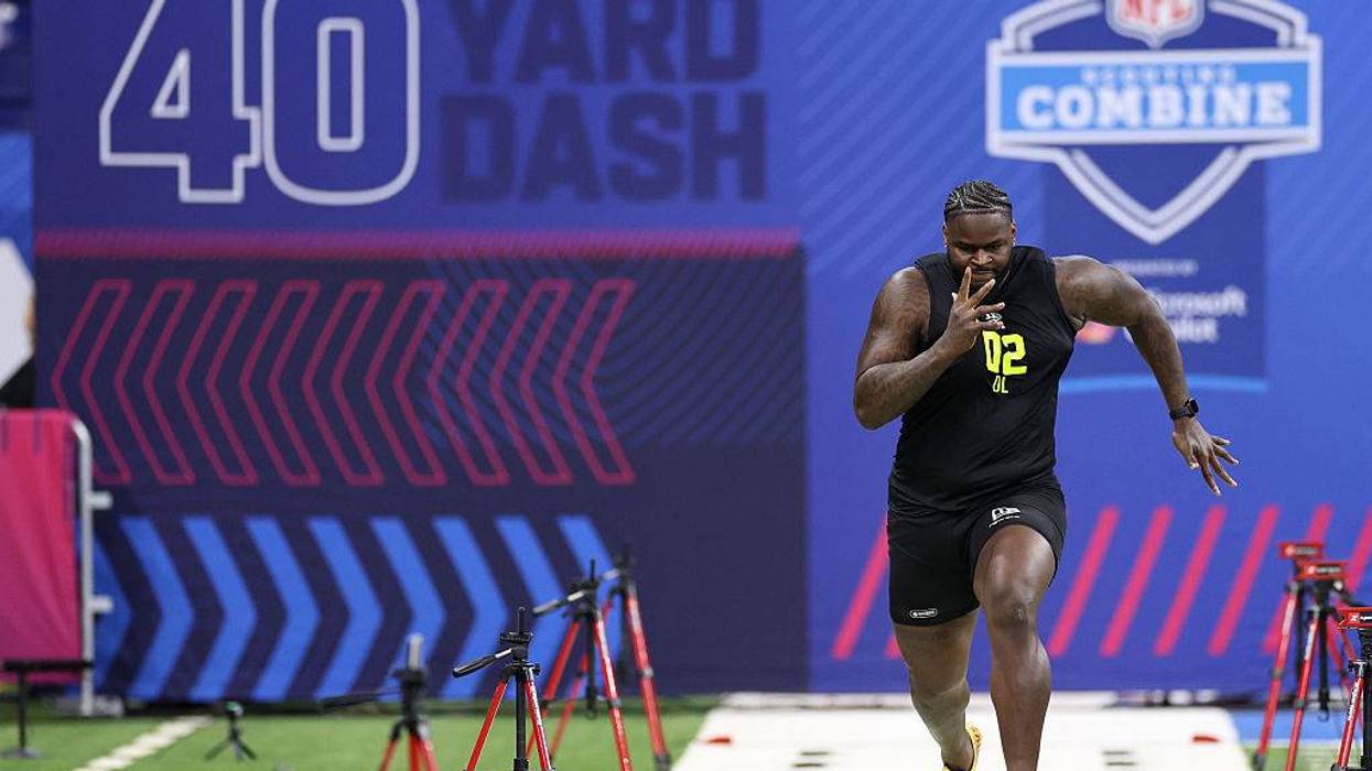 Vikings use first-round pick on Florida DT Caleb Banks, who broke his foot before the combine
