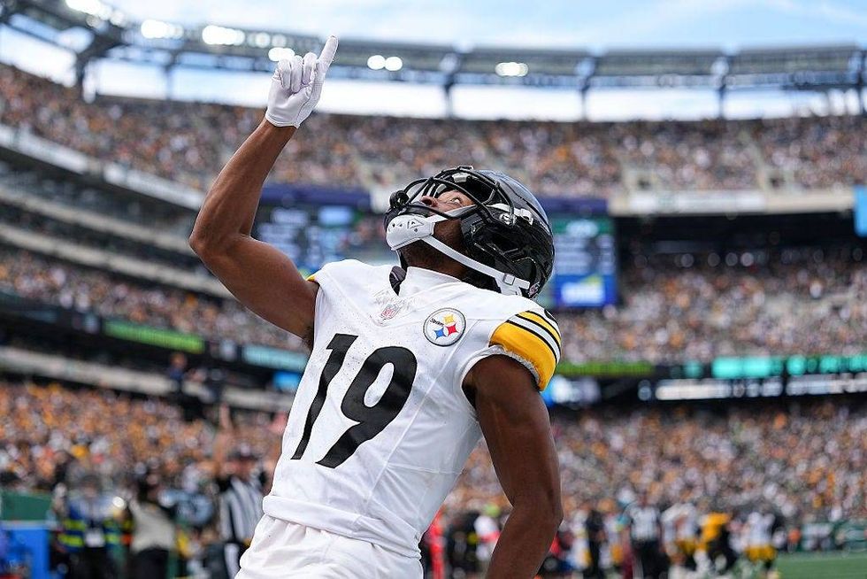 Calvin Austin celebrates TD