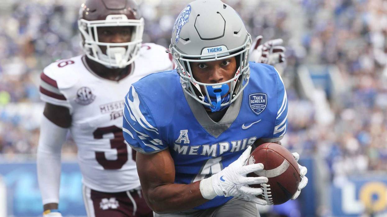 Calvin Austin going in for TD at Memphis