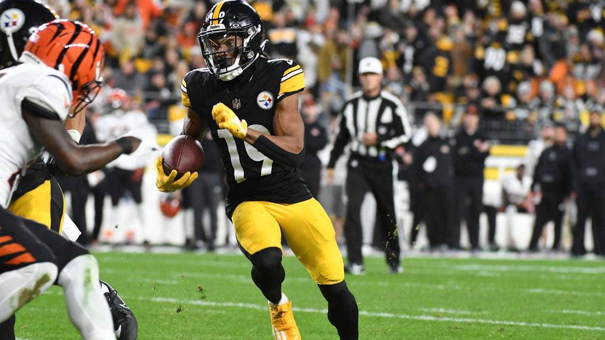 Calvin Austin scoring TD vs Bengals