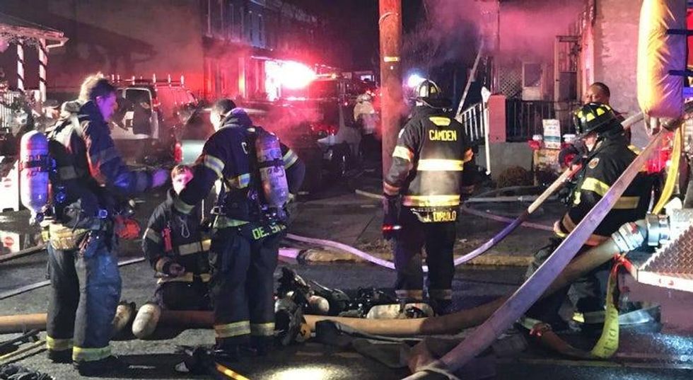 Camden rowhome fire injures 8