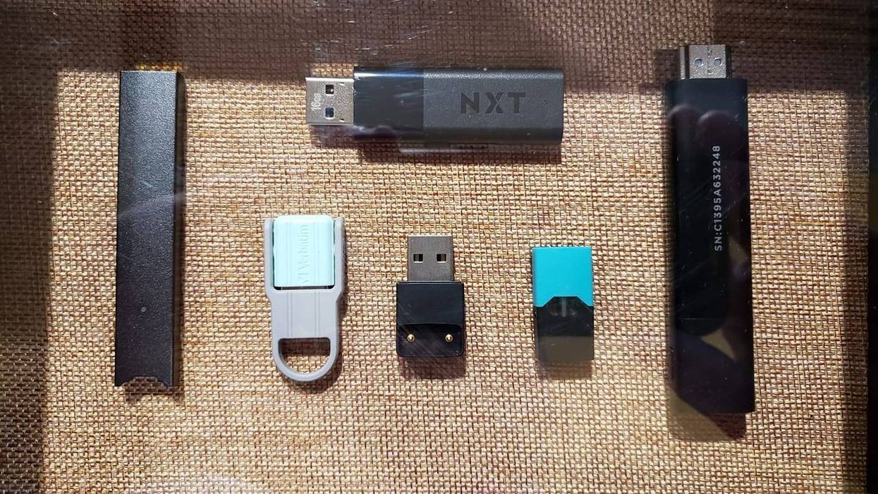 Can you spot the vaping device?