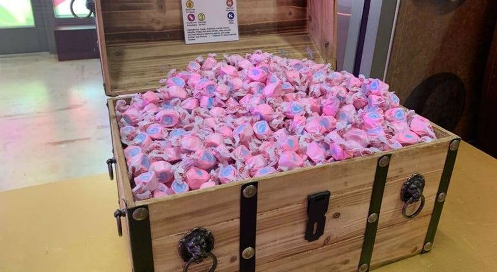 Candytopia pop-up exhibit a treat for the senses \u2014 but please don't eat the art 4