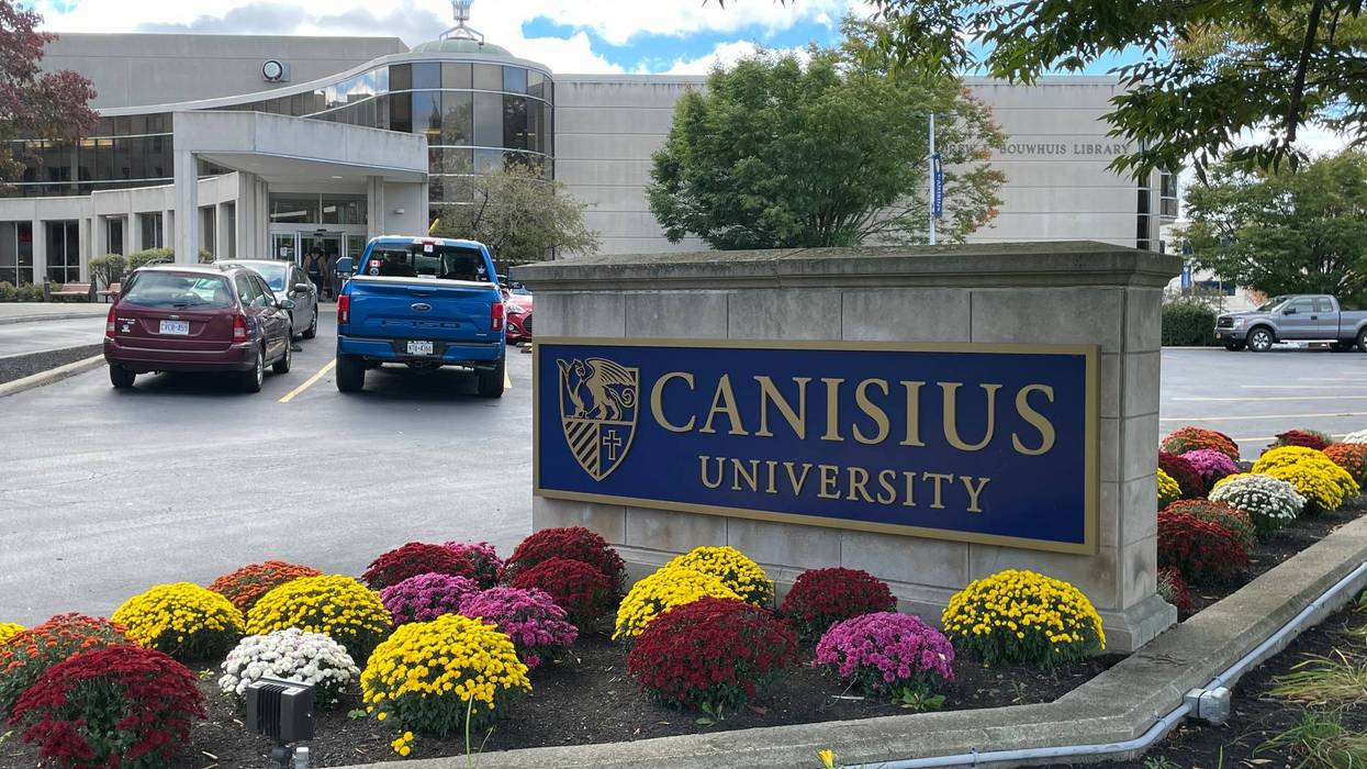 Canisius and Syracuse