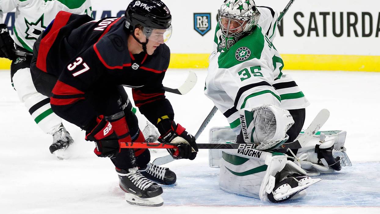 Carolina Hurricanes-Dallas Stars hockey
