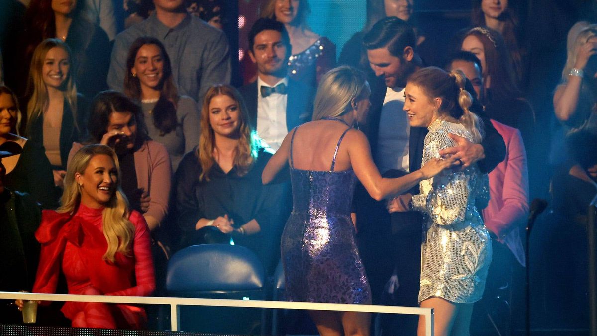 Carrie Underwood, Maddie Font and Mike Fisher