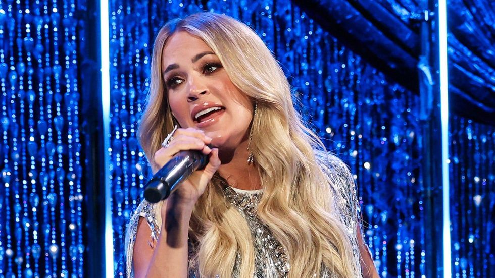 Carrie Underwood says Duff of Guns N’ Roses called her out on being starstruck: 'Your eyes are like, this big'