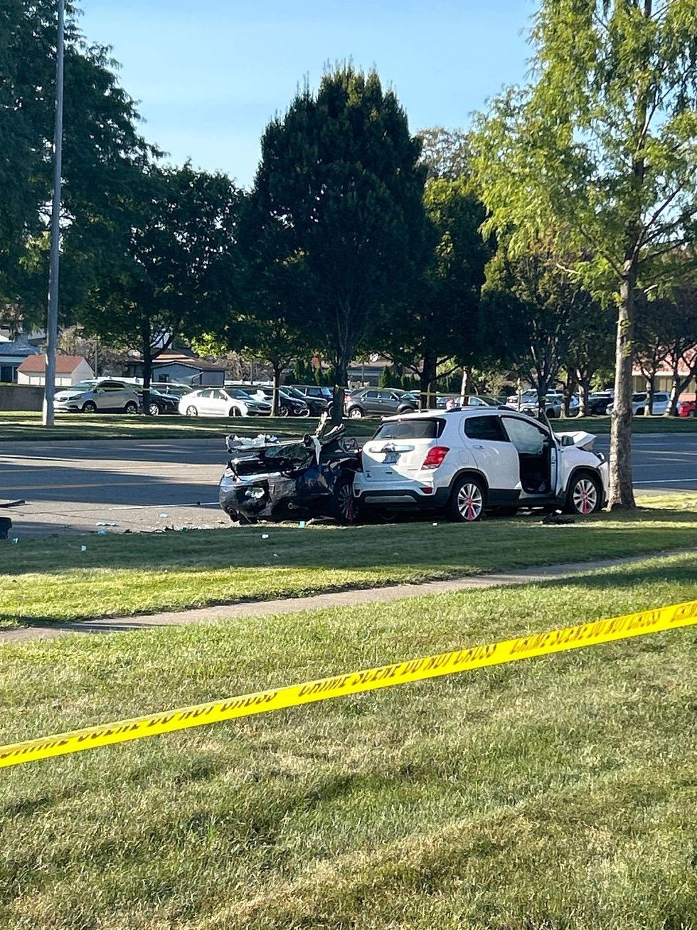Cars damaged in Sterling Heights crash