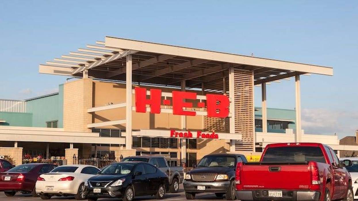 Cars parked outside of an H-E-B
