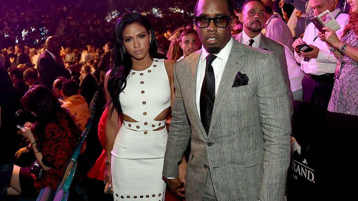 Cassie Ventura and Sean Combs pose ringside at "Mayweather VS Pacquiao" at MGM Grand Garden Arena on May 2, 2015 in Las Vegas, Nevada.