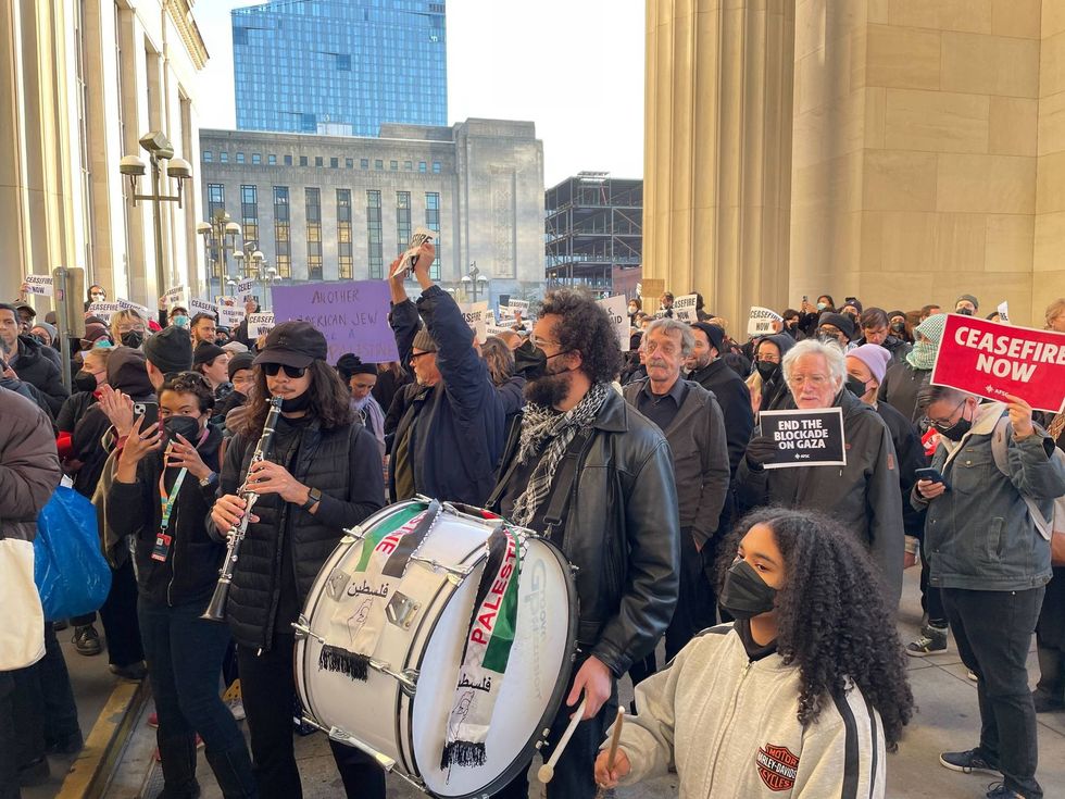 Ceasefire demonstration at 30th Street Station