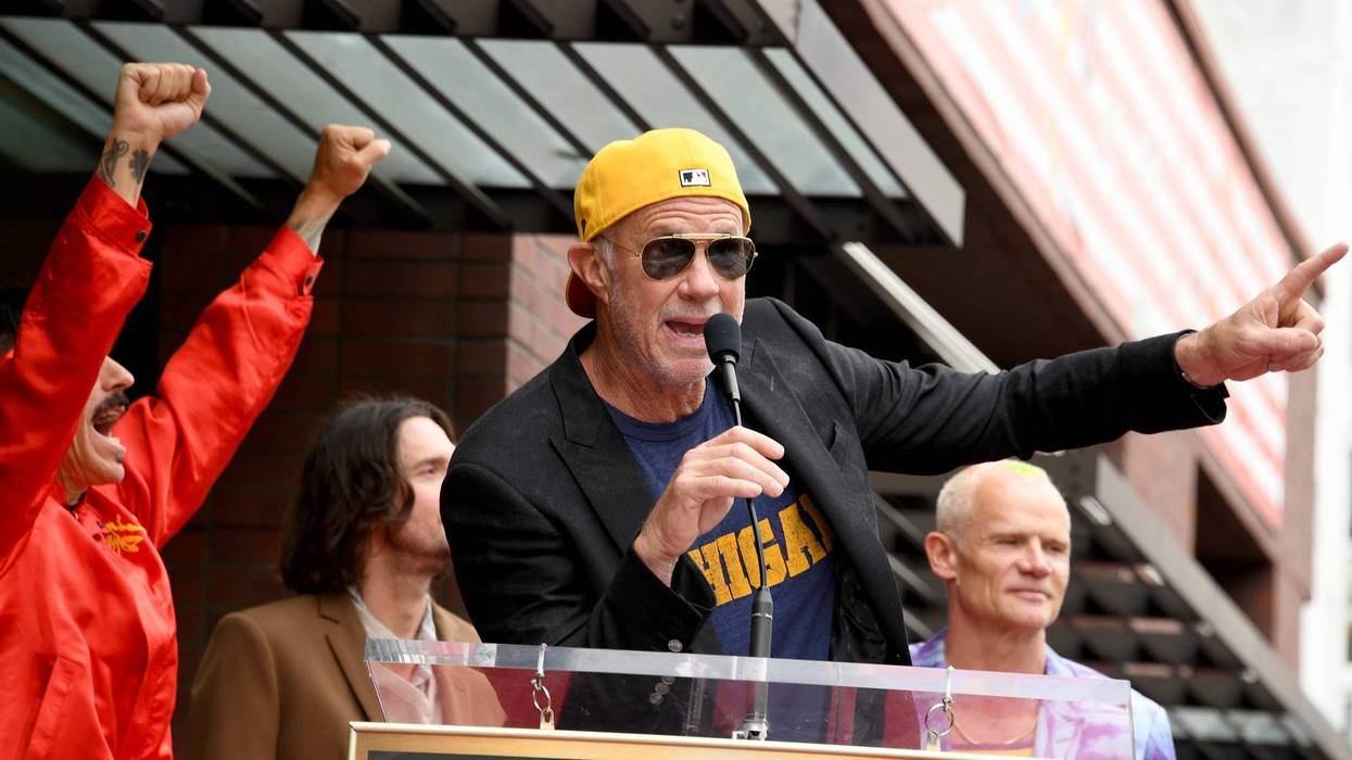 Chad Smith acknowledges the fans on Hollywood Blvd at the Walk of Fame induction.