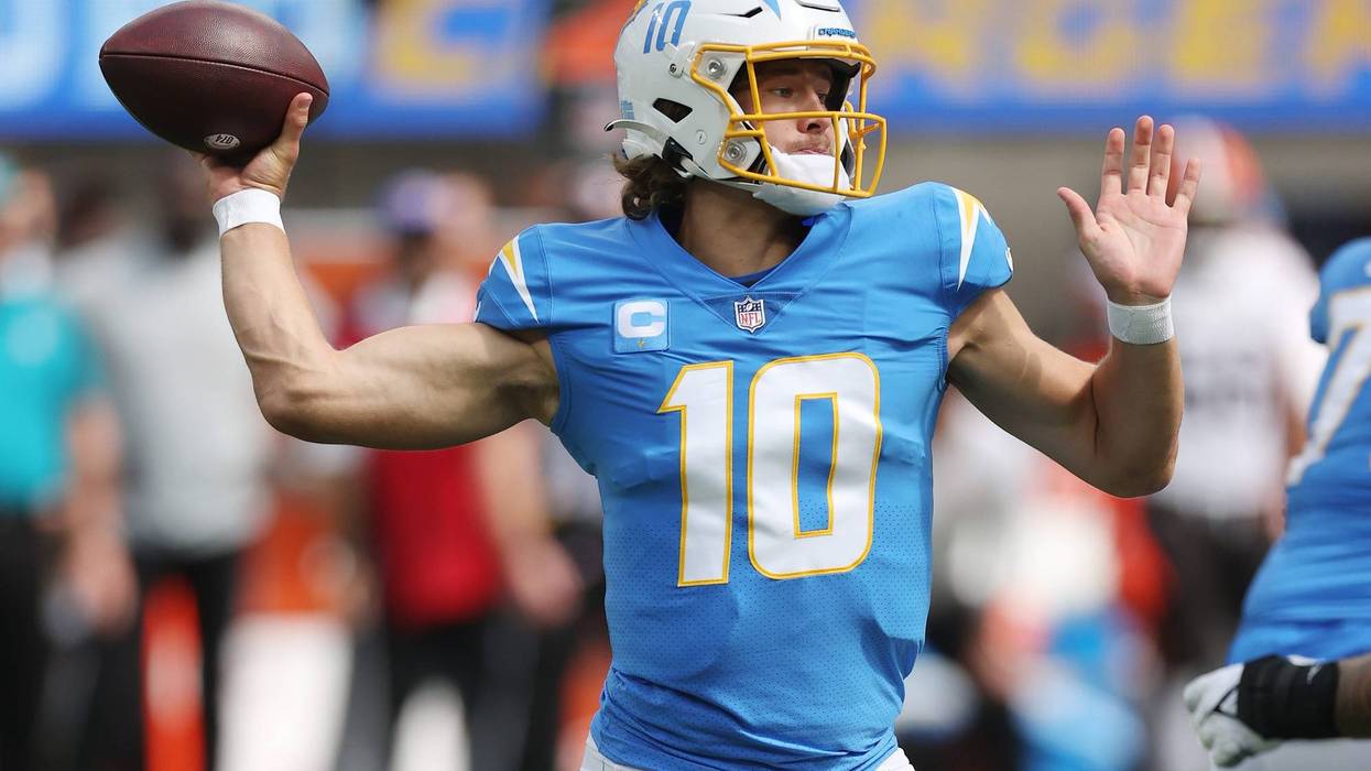 Chargers' Herbert day-to-day with fractured rib cartilage