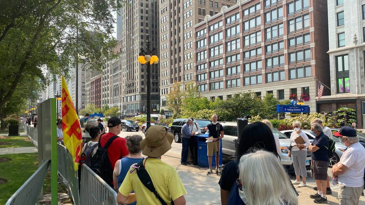 Chicago anti-war activists commemorate 9/11 anniversary with protest, remembrance of victims