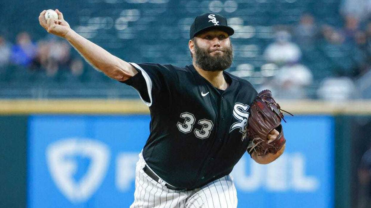 Chicago White Sox starting pitcher Lance Lynn delivers against the Kansas City Royals
