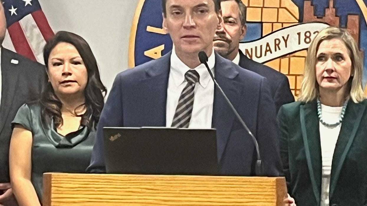 Chicagoan Leo Feler describes an ICE raid at his North side home during an appearance at the Cook County Building.