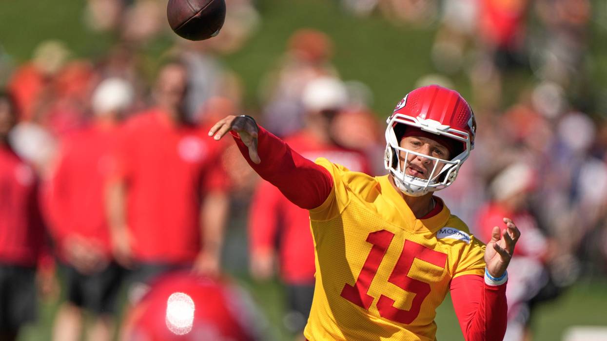 CHIEFS-MAHOMES 8