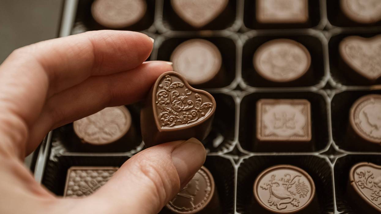 Chocolate, while delicious, enjoyable — even romantic — is not always nutritious. However, in small quantities, it can actually provide some health benefits, especially if you eat the right kind.