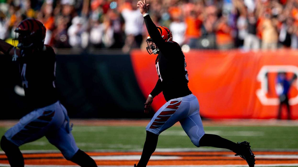 Cincinnati Bengals defensive end Trey Hendrickson (91) celebrates after Green Bay Packers kicker Mason Crosby (2) missed a field goal in the second half of the NFL football game on Sunday, Oct. 10, 2021, at Paul Brown Stadium in Cincinnati. Green Bay Packers defeated Cincinnati Bengals 25-22 in overtime. Green Bay Packers At Cincinnati Bengals 77