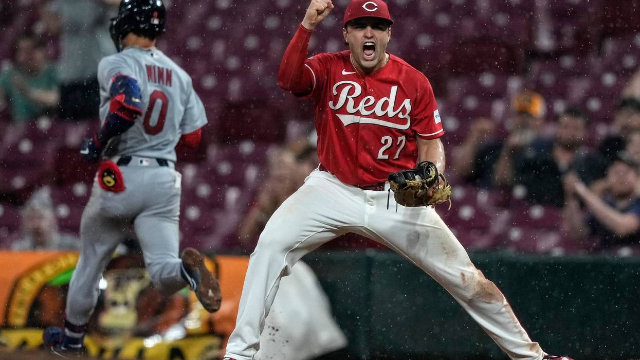 Sal Stewart's 3-run homer helps the Reds rally to beat the Cardinals 5-4