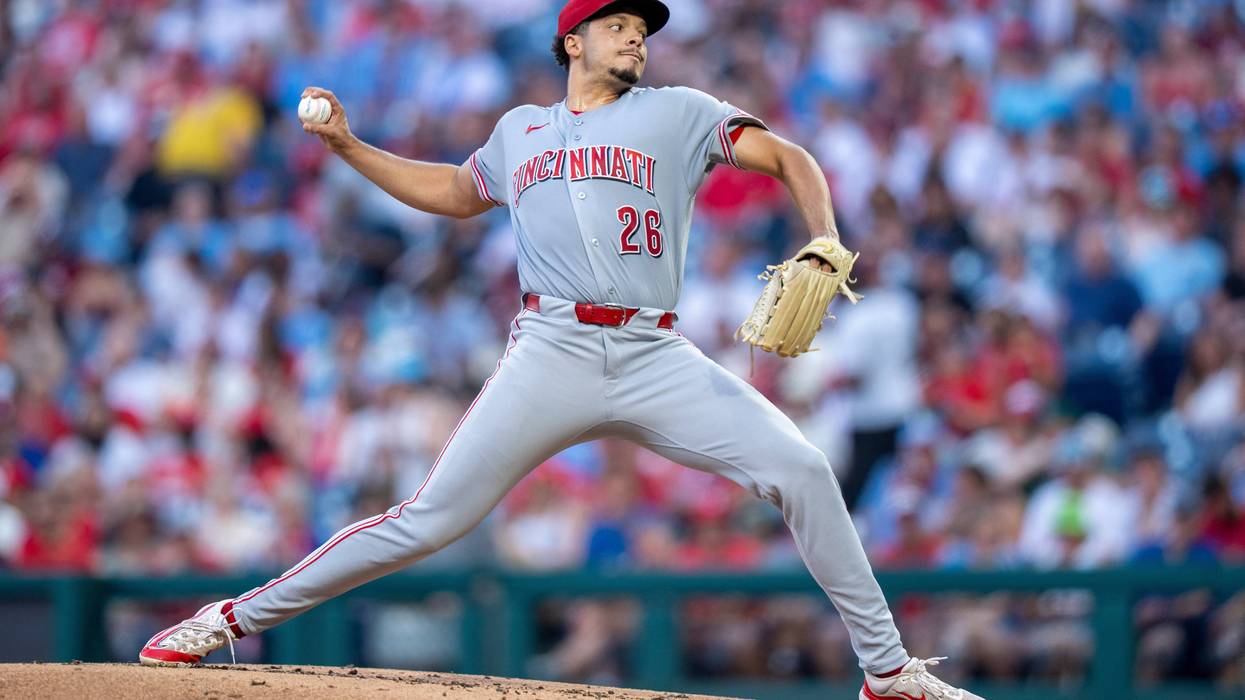 Chase Burns dazzles with 9 Ks as the Reds snap 3-game losing skid with 4-1 win over the Phillies