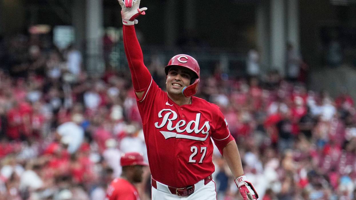 Stewart homers twice, Reds go deep 5 times in 11-5 victory over Phillies