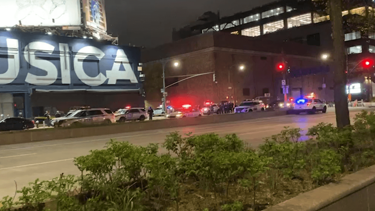 Citizen App video showing the large police presence responding to an attempted robbery gone wrong in Hell's Kitchen on Sunday morning that left a victim and an accomplice shot.