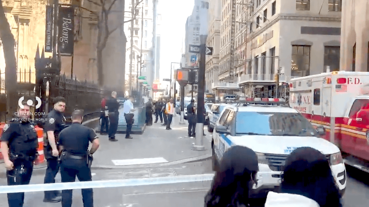 Subway rider stabbed in attempted robbery on subway train near Wall Street