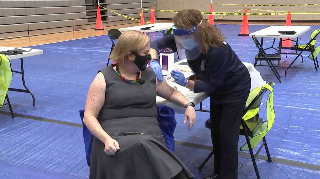 City of Chicago launches its first mass vaccination site at Malcolm X College