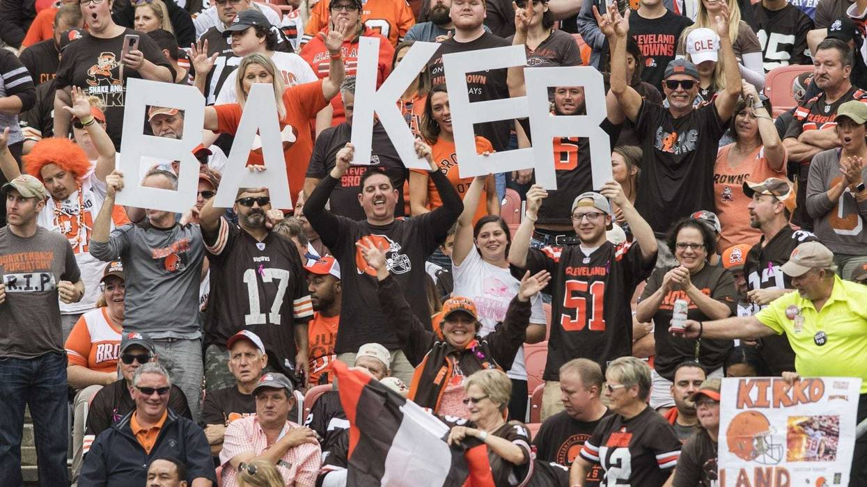 Cleveland Browns fans hold Baker Mayfield sign