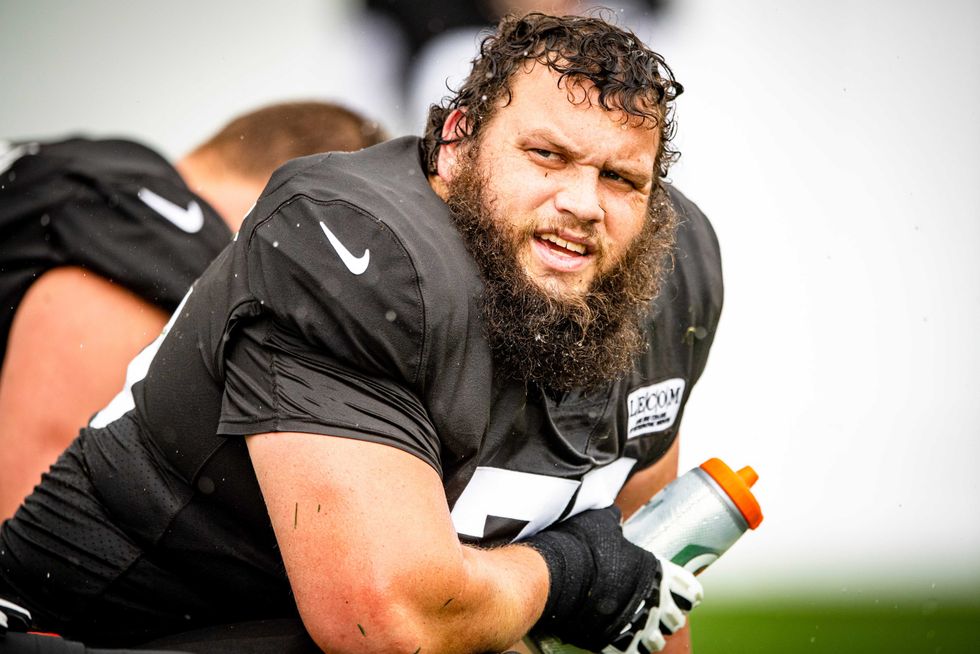 Cleveland Browns left guard Joel Bitonio