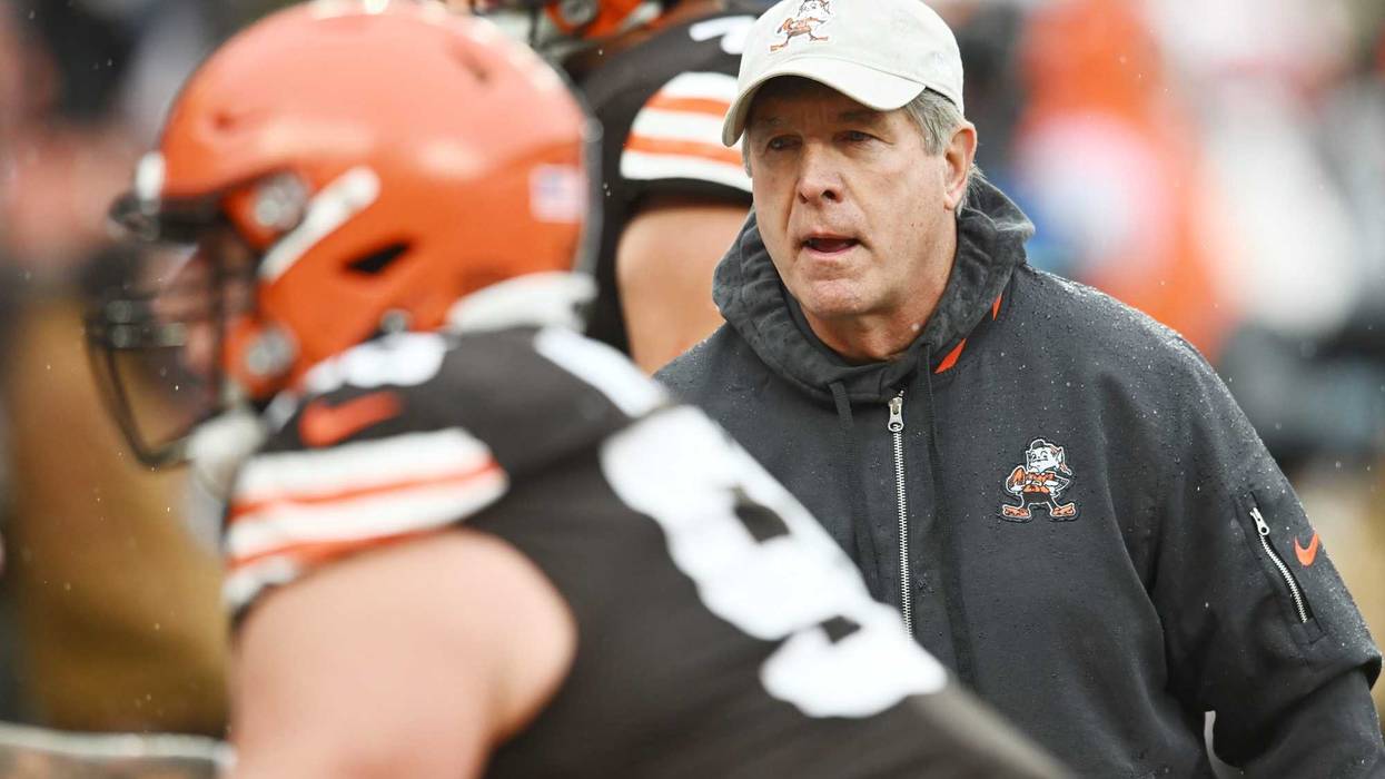 Cleveland Browns offensive line coach Bill Callahan watches the offensive line warm up before the game between the Browns and the Chicago Bears at Cleveland Browns Stadium.