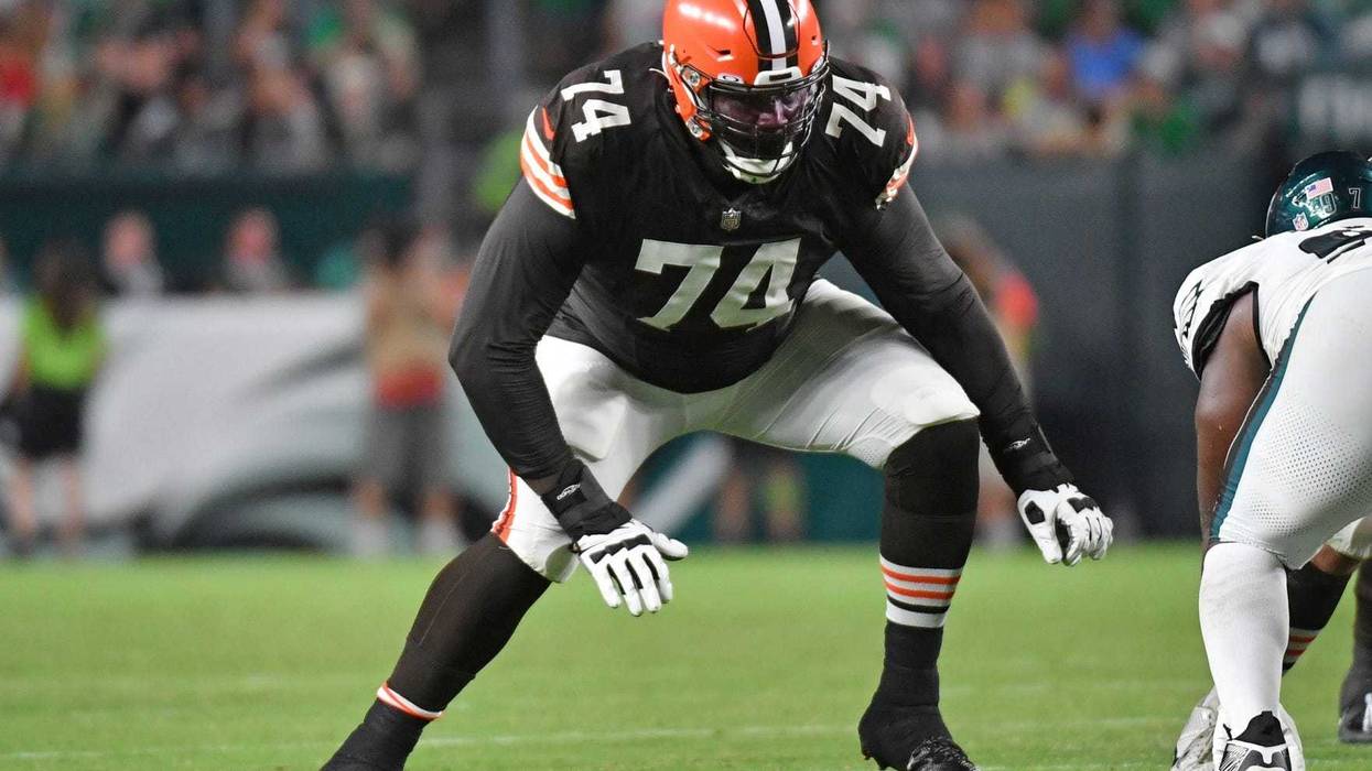 Cleveland Browns offensive tackle Dawand Jones (74) against the Philadelphia Eagles at Lincoln Financial Field.