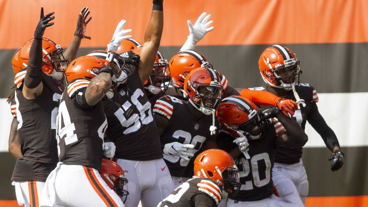 Cleveland Browns outside linebacker Malcolm Smith and teammates celebrate his interception against the Washington Football Team during the second quarter at FirstEnergy Stadium.