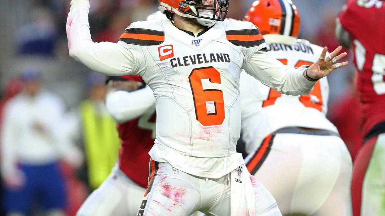 Cleveland Browns quarterback Baker Mayfield (6) against the Arizona Cardinals at State Farm Stadium.