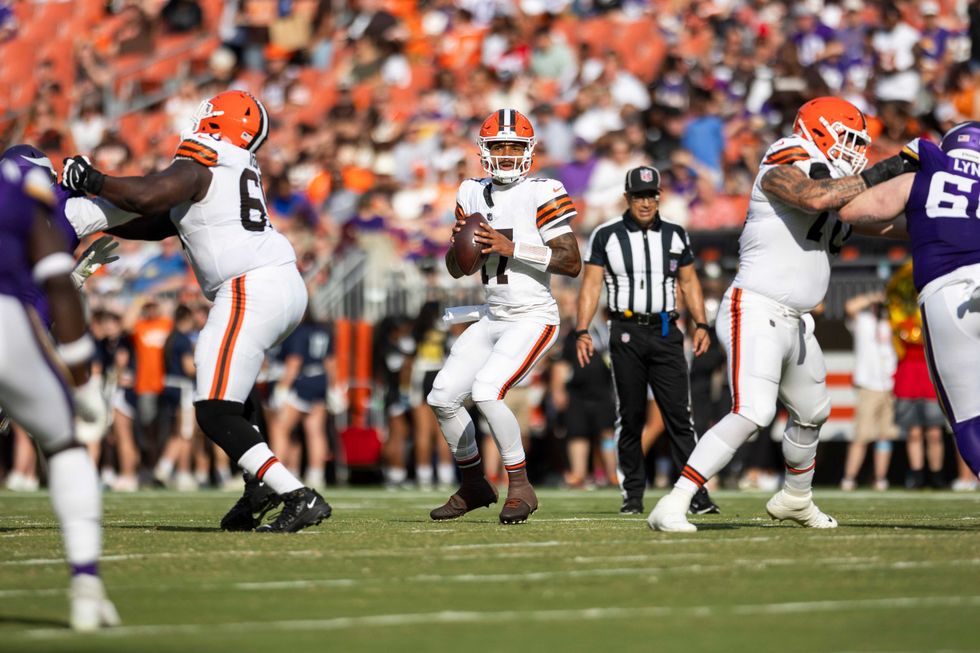 Three Browns backup tackles suffer injuries in 27-12 loss to Vikings