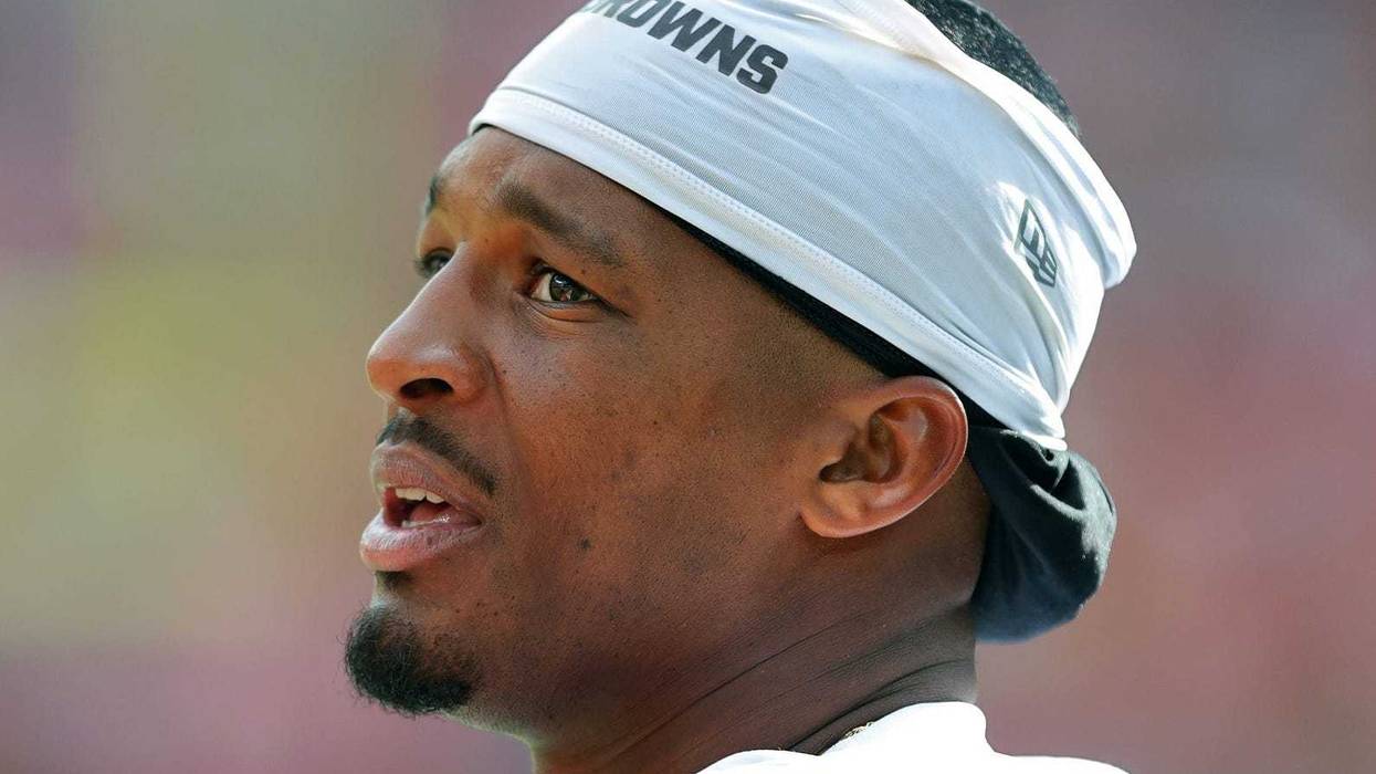 Cleveland Browns quarterback Jameis Winston (5) watches from the sideline during a preseason game at Cleveland Browns Stadium.