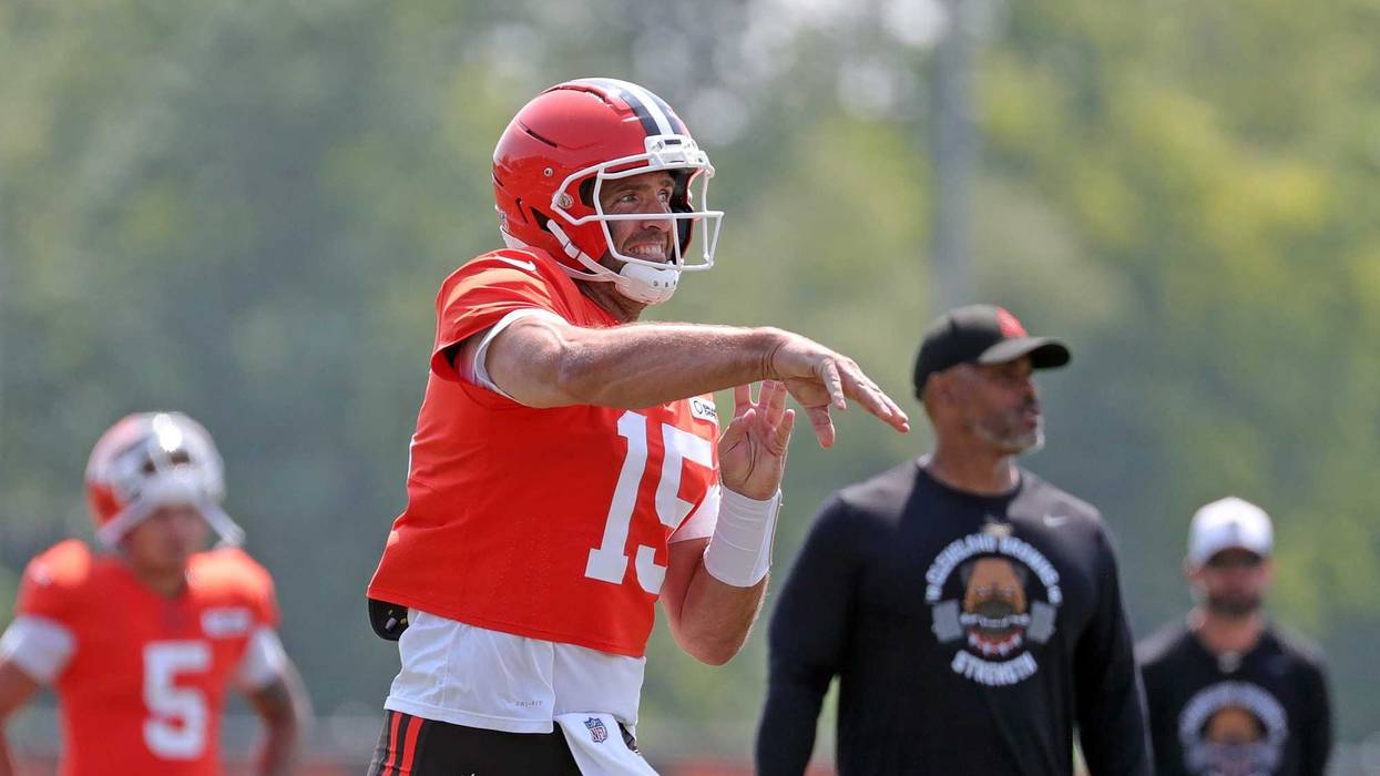 Cleveland Browns quarterback Joe Flacco (15) throws during NFL training camp at CrossCountry Mortgage Campus, Friday, Aug. 1, 2025, in Berea, Ohio. © Jeff Lange / USA TODAY NETWORK via Imagn Images
