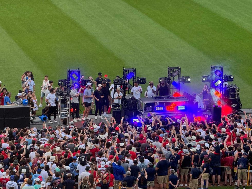 Cleveland Guardians players join Shaq on stage during DJ Diesel