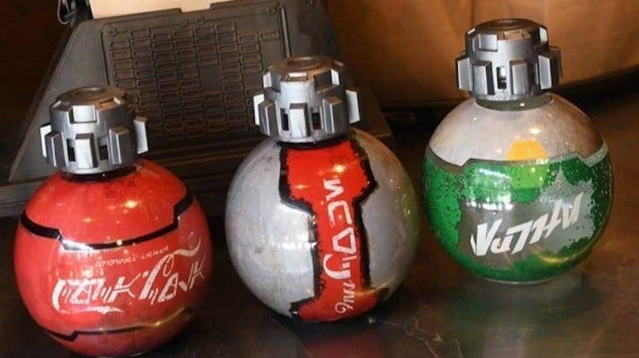 Coke, Coca Cola, Bottles Star Wars, Thermal Detonator, Star Wars, Galaxy's Edge